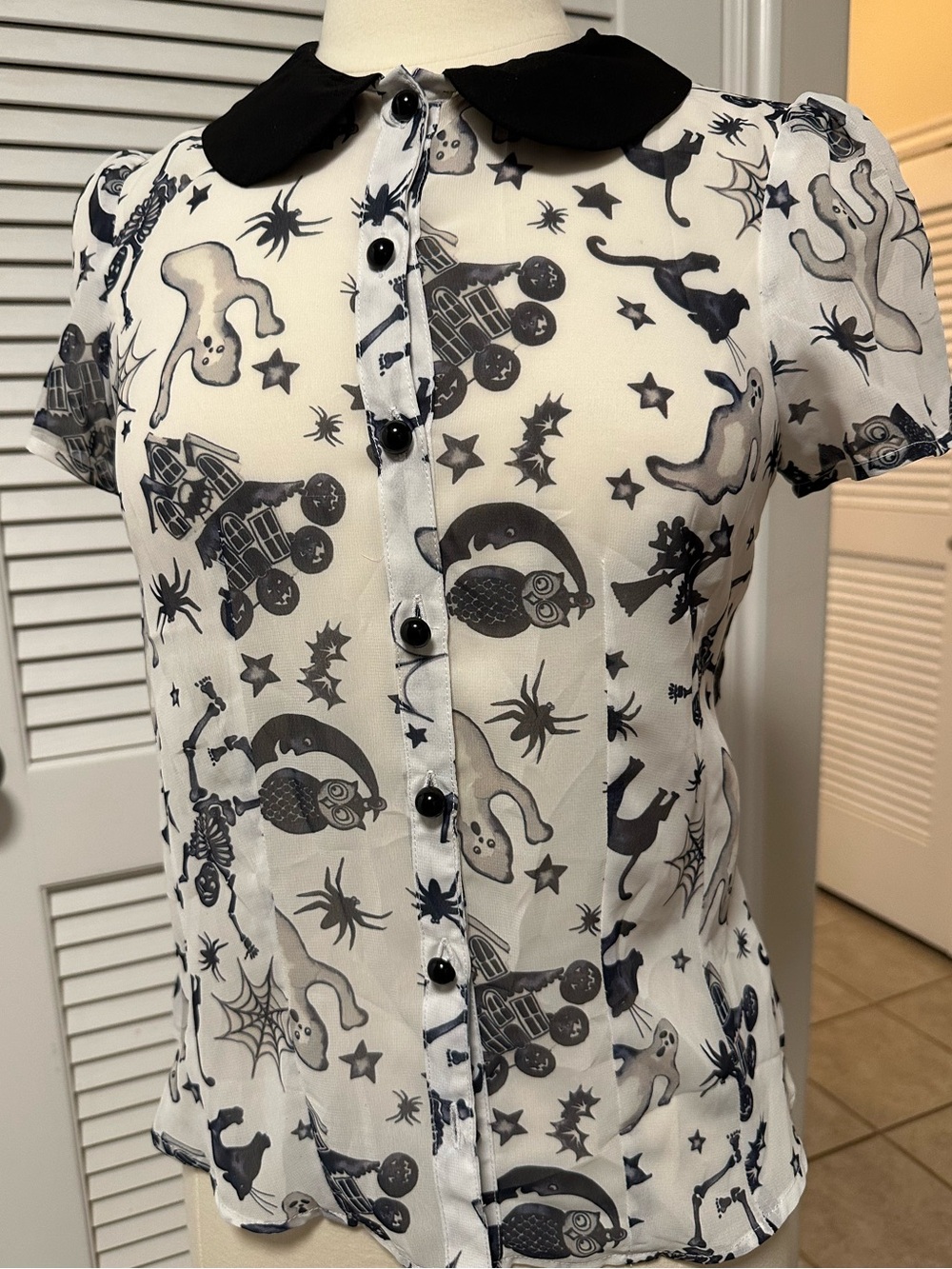 Hell Bunny XS Womens Black & White Halloween Print Peter Pan Collar Blouse